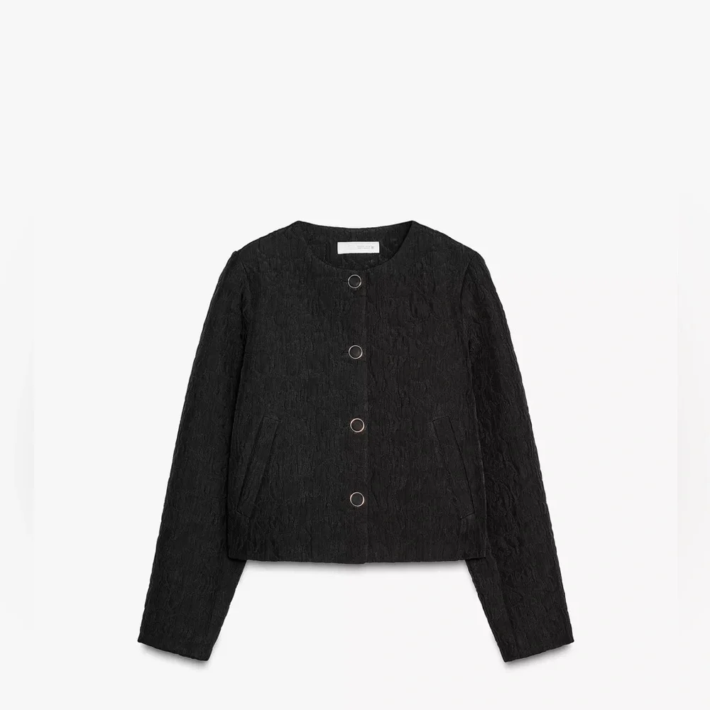 Zara round neck